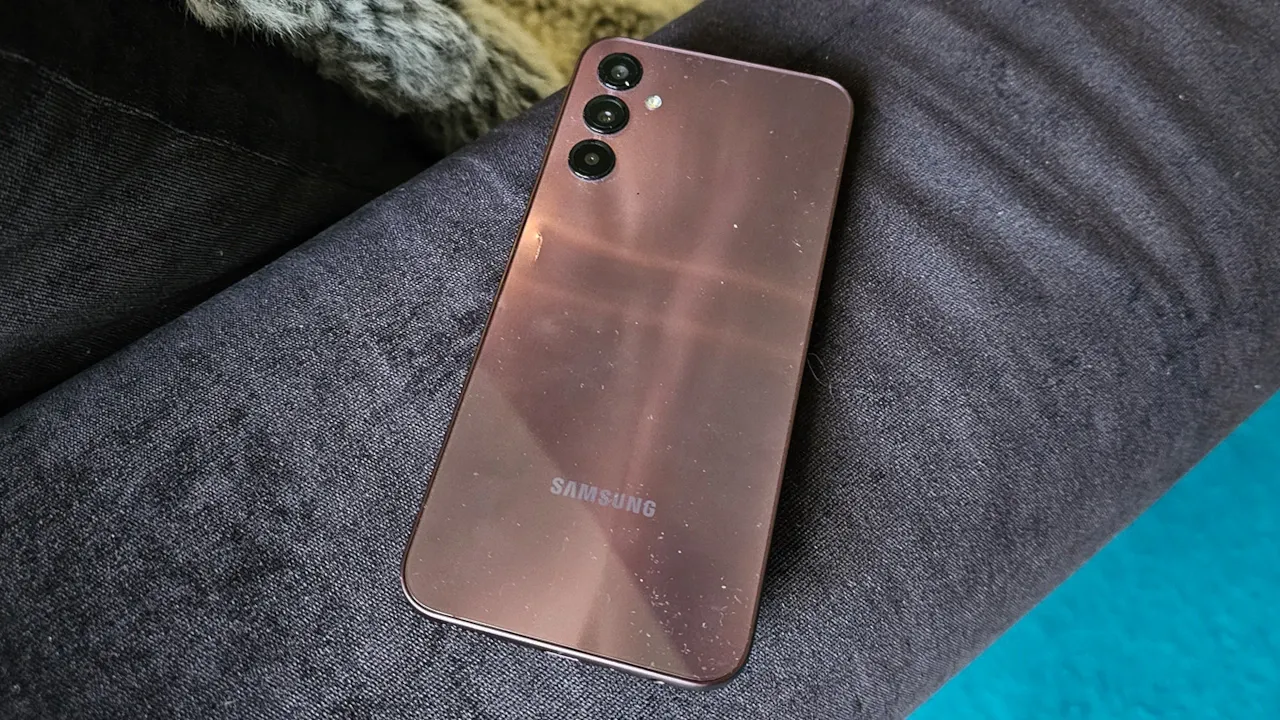 Samsung Galaxy A24: последние обновления ПО