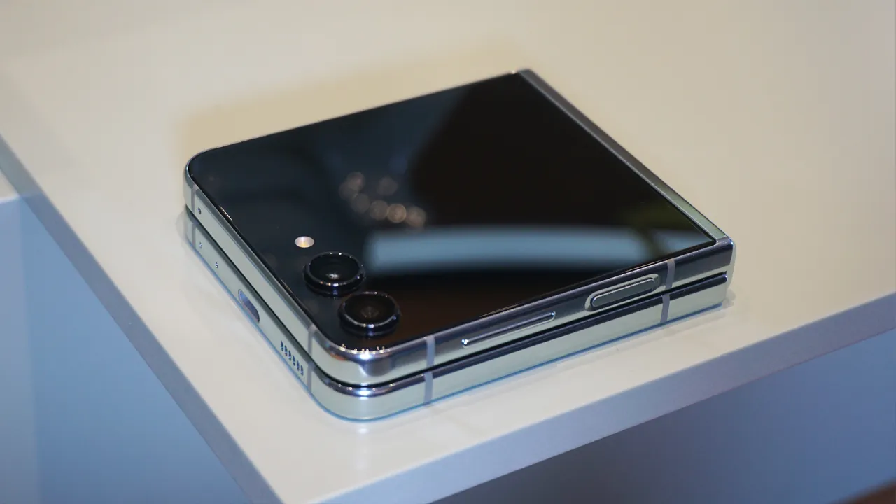 Аккумуляторы Galaxy Z Flip 6 и Tab S10 Plus замечены в сети
