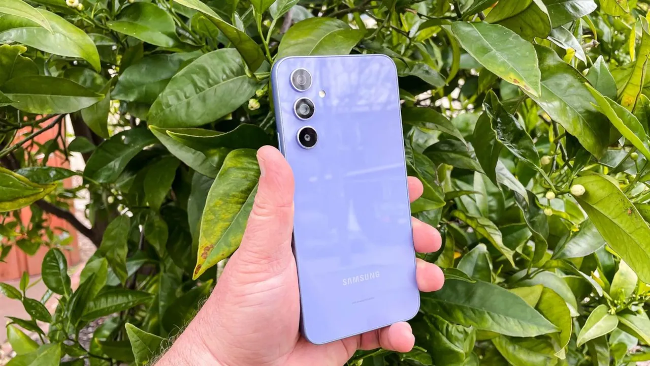 Samsung Galaxy A55: последние обновления ПО